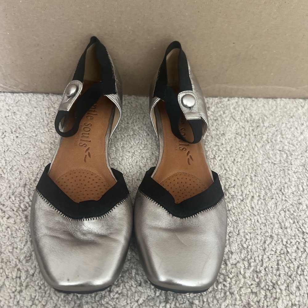 Gentle Souls Womens Iso Jane Ankle-Strap Flat Shoes, Mahogany, US 6.5